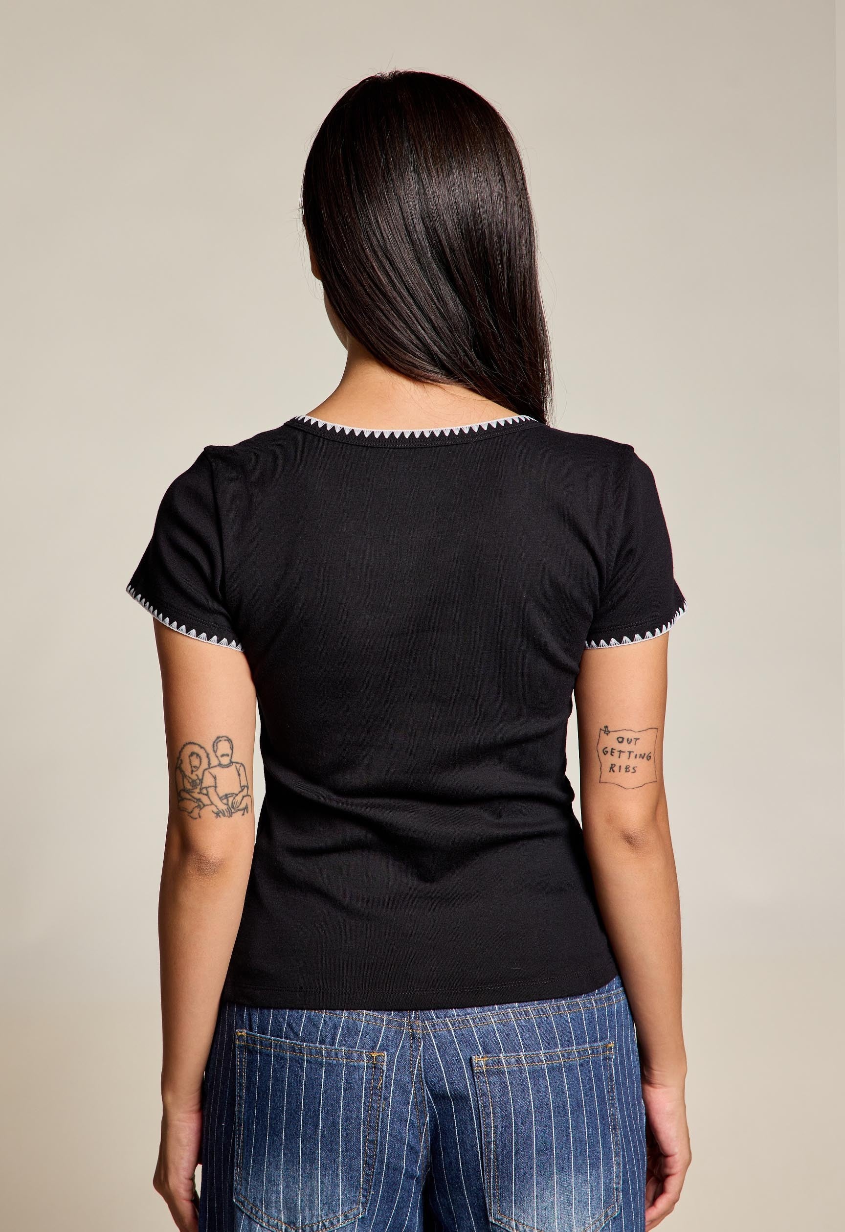 W Shell Stich Boat Neck-Black