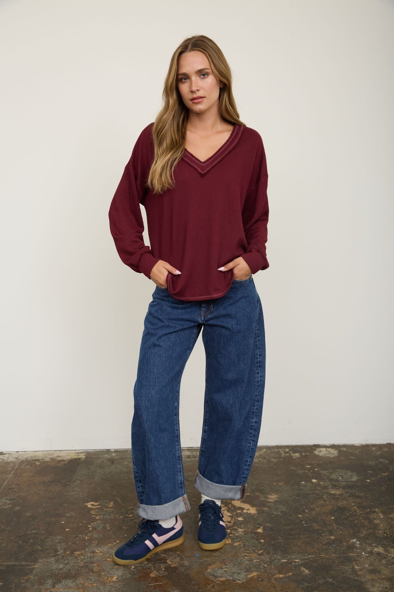 W Raw Edge V-neck Long Sleeve Textured Knit Top