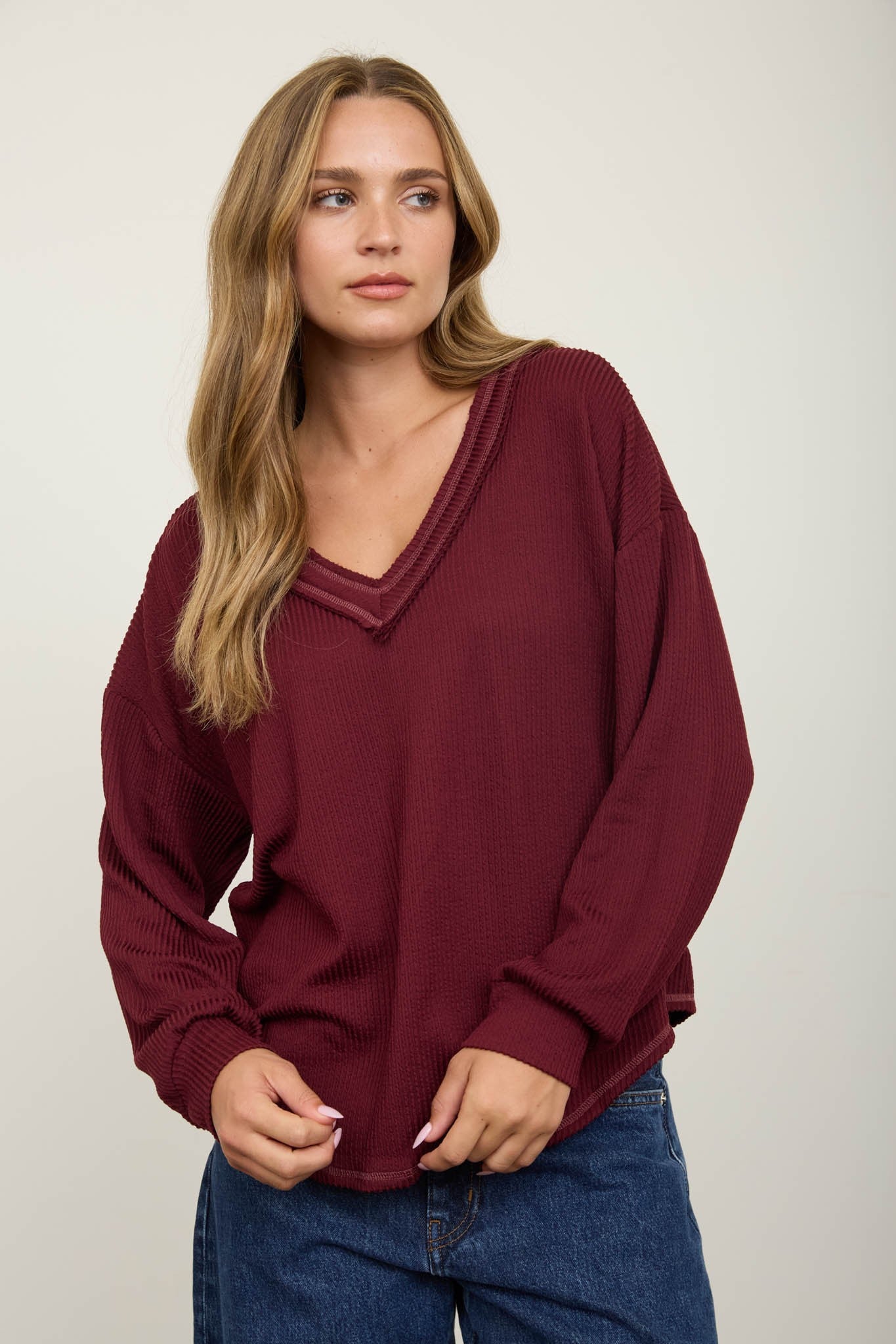 W Raw Edge V-neck Long Sleeve Textured Knit Top