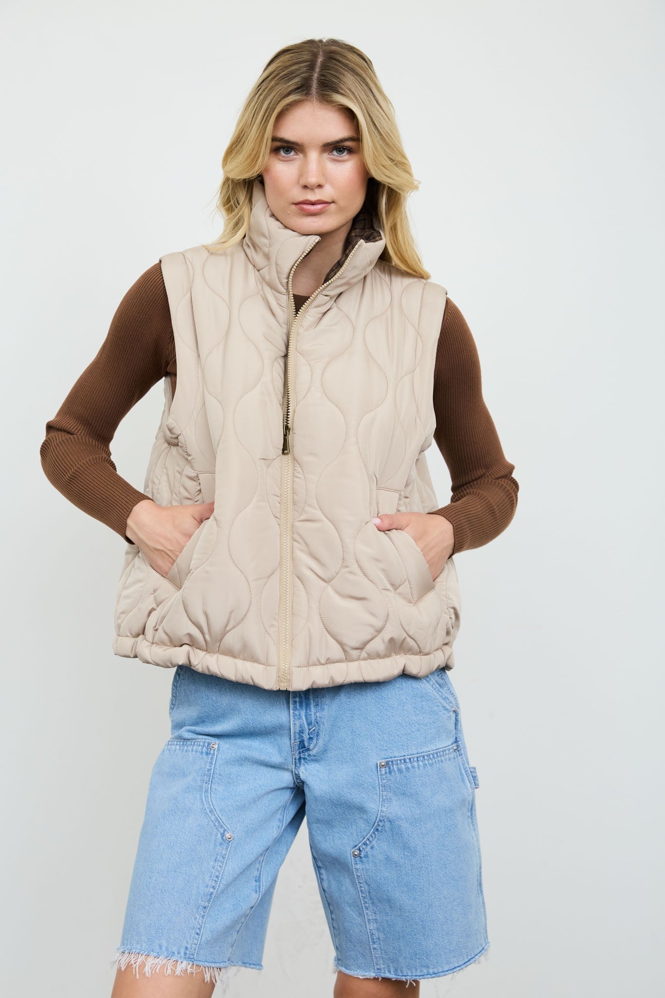 W Plaid Collar Quilted Zip-up Vest