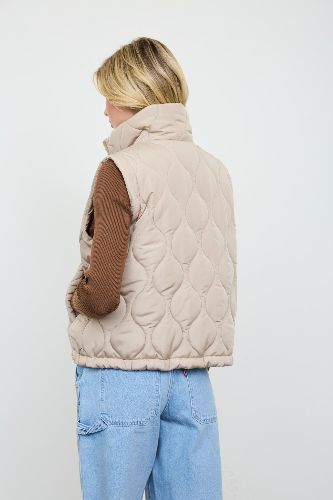 W Plaid Collar Quilted Zip-up Vest