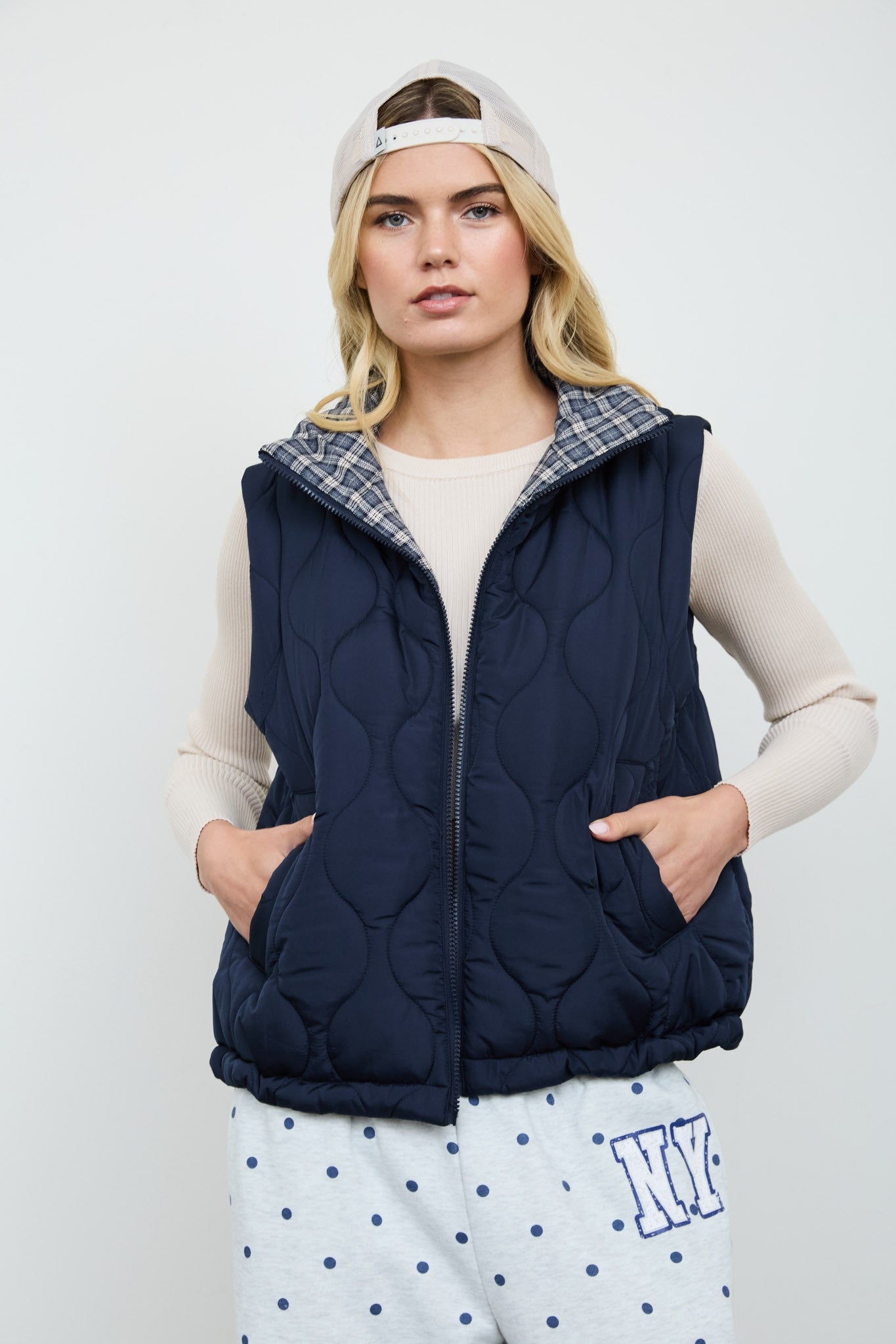 W Plaid Collar Quilted Zip-up Vest