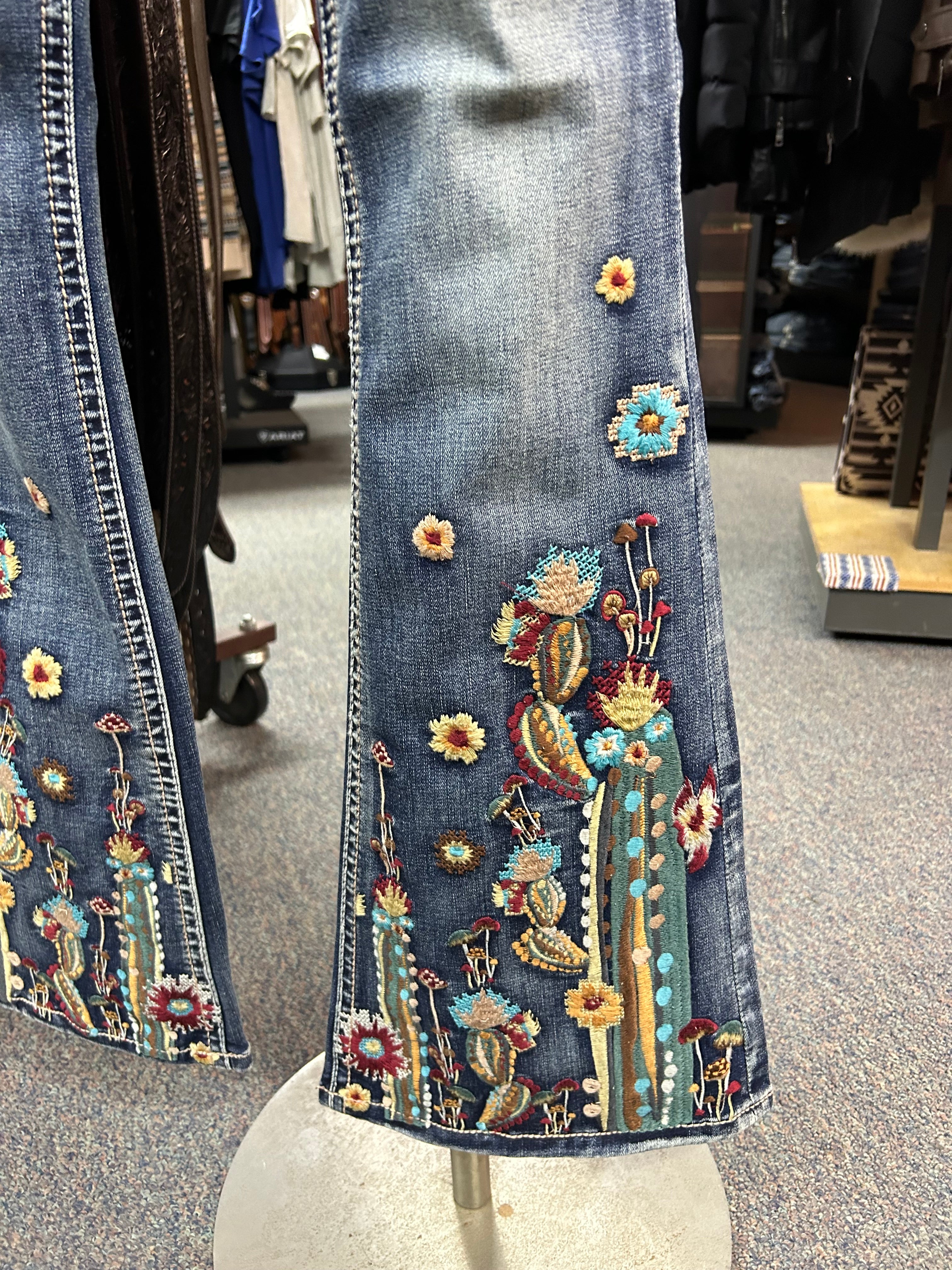 Women’s Grace in L.A. Embroidered Cactus Flare Denim5